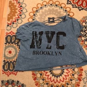 Crop top with ripped Back